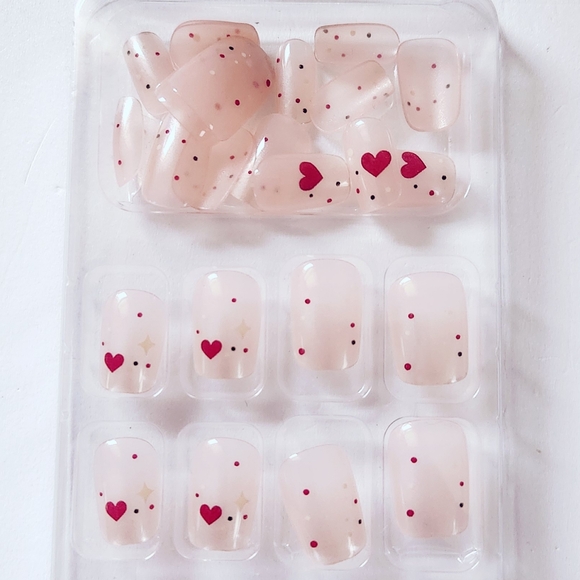 🐢2/$15 Polka Dots and Heart Press On Nails - Picture 5 of 9